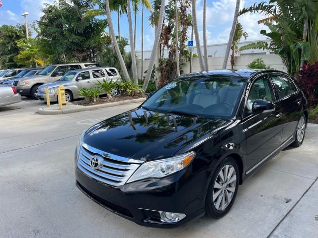 2011 toyota avalon limited