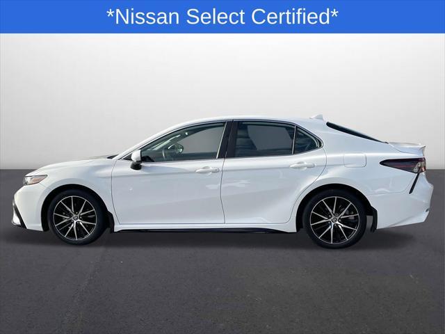2021 toyota camry se
