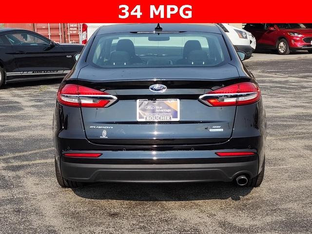 2020 ford fusion se