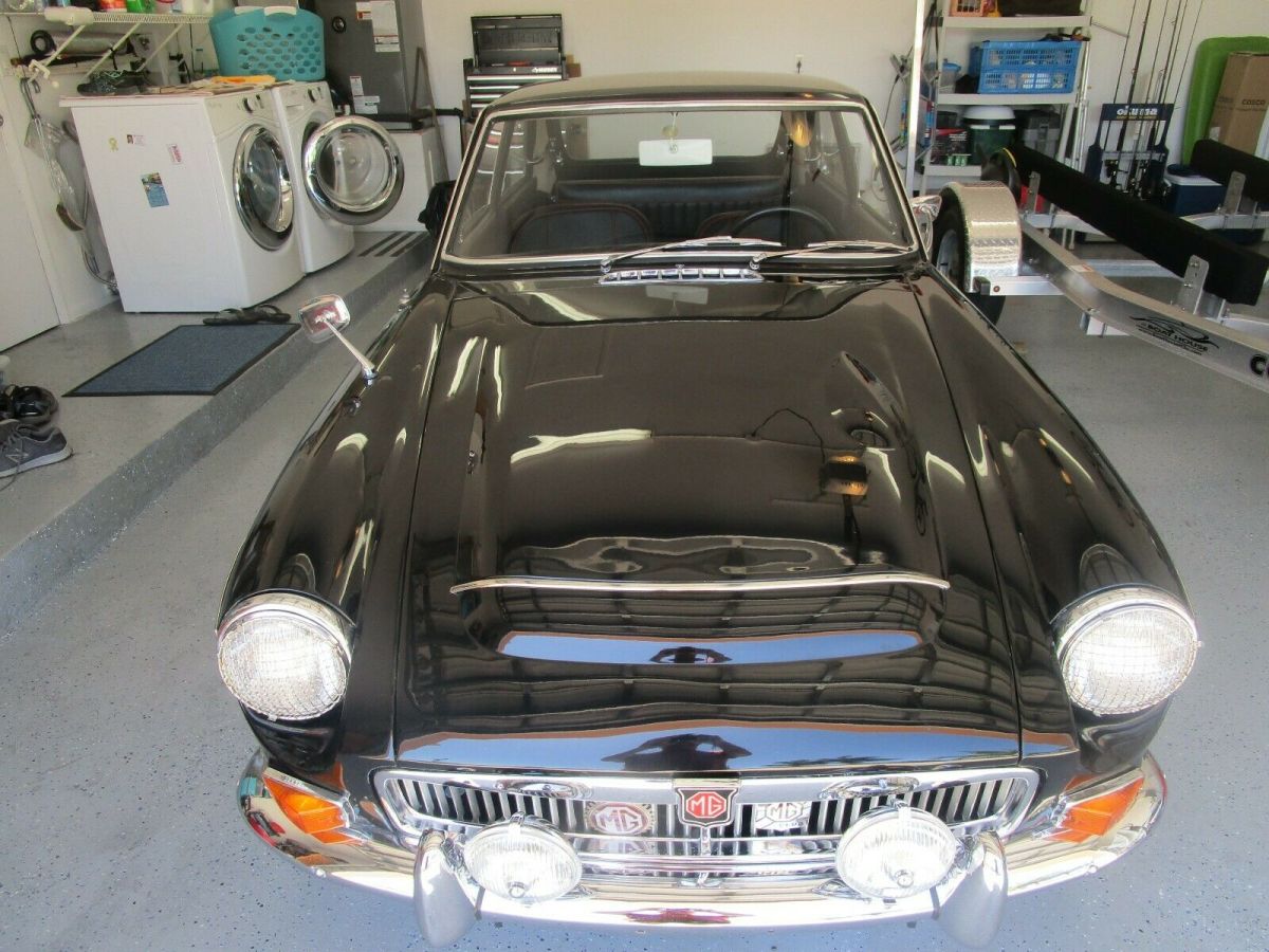 1968 mgc gt in-line 6 cyclinder with overdrive , 4 spd #s matching drive train