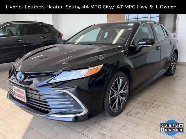 2022 toyota camry hybrid xle