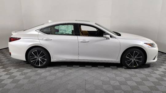 2025 Lexus ES