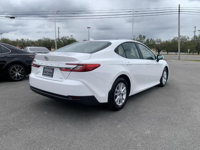 2025 toyota camry le