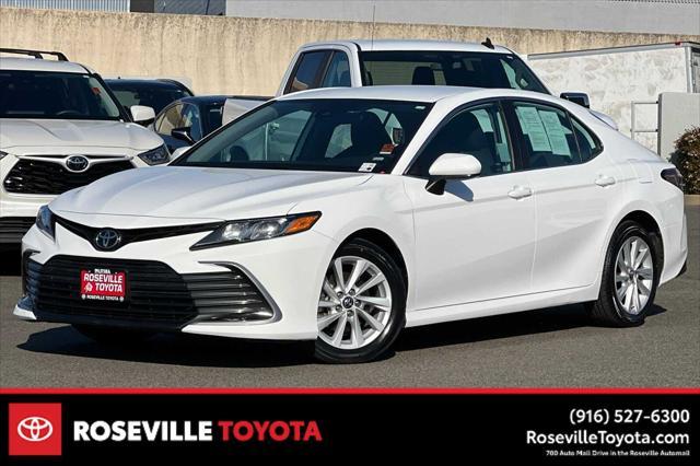 2022 toyota camry le