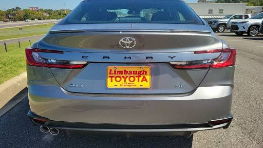 new 2025 toyota camry se fwd