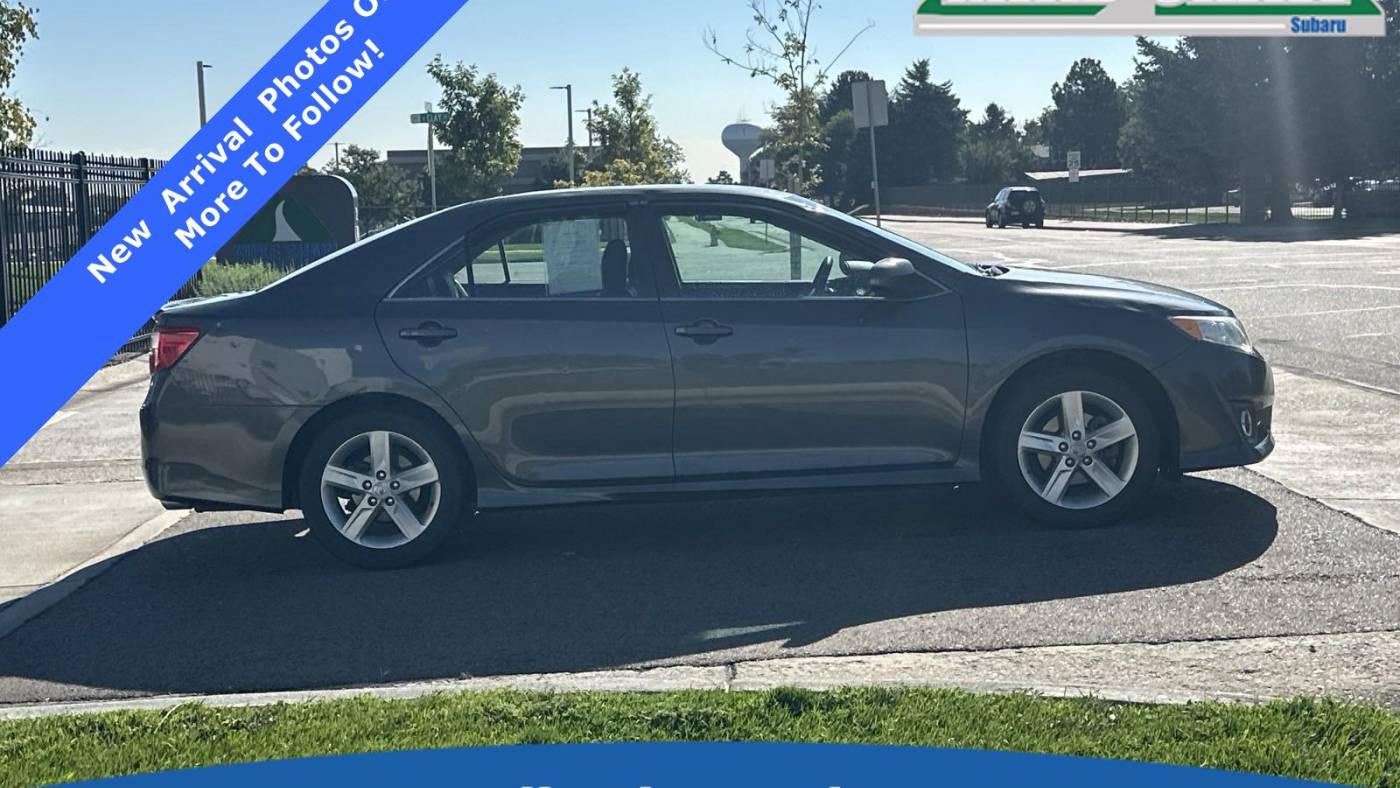 2012 toyota camry se