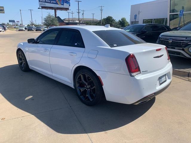 2021 chrysler 300 s