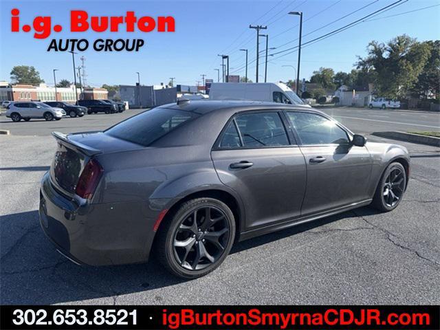 2022 chrysler 300 s