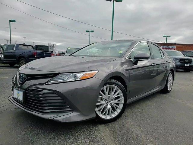 2018 toyota camry hybrid le