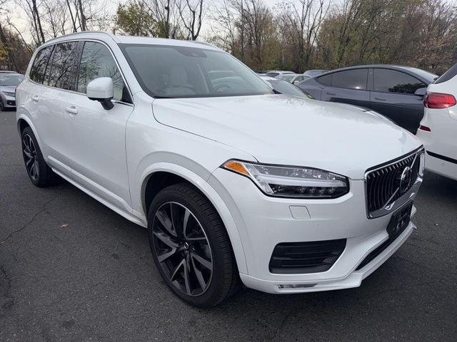 2022 volvo xc90 t6 momentum 7 passenger