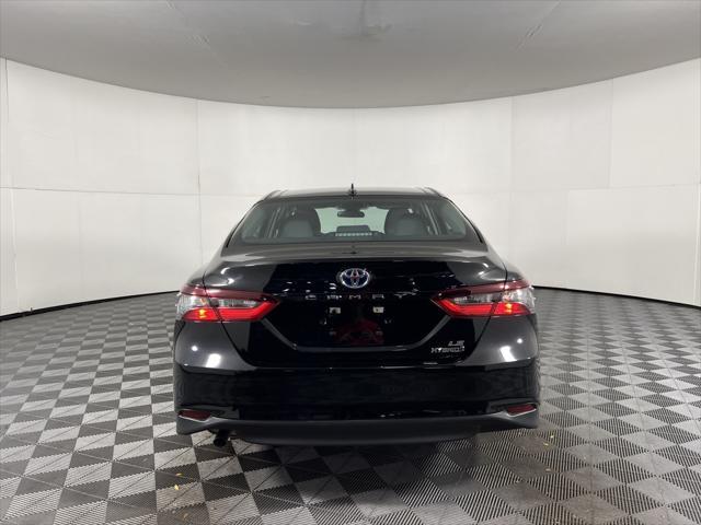 2022 toyota camry le