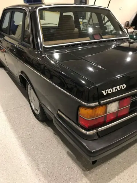 1988 volvo sedan
