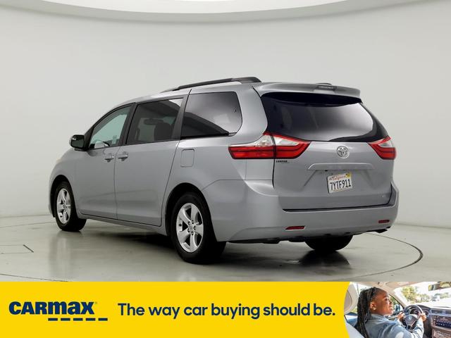 2017 toyota sienna le