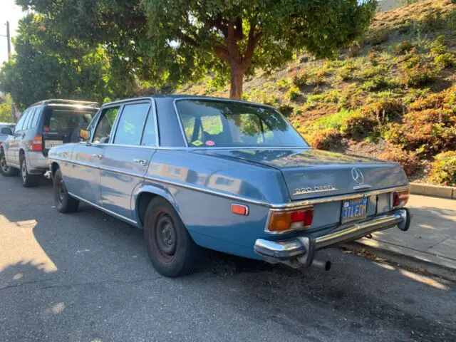1971 mercedes-benz 220 d/8 diesel - us code 424 4-speed manual. no reserve