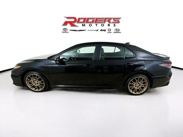 2024 toyota camry hybrid se nightshade