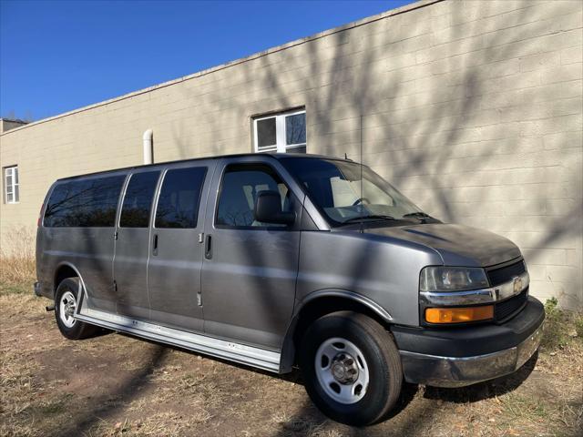 2012 chevrolet express 3500 lt