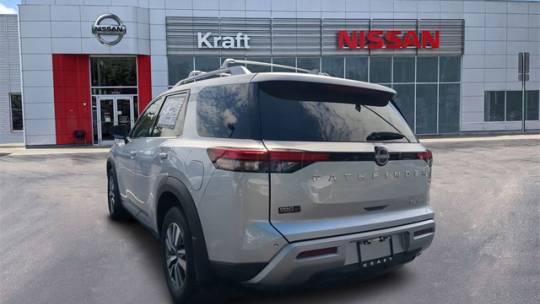 2024 Nissan Pathfinder sl