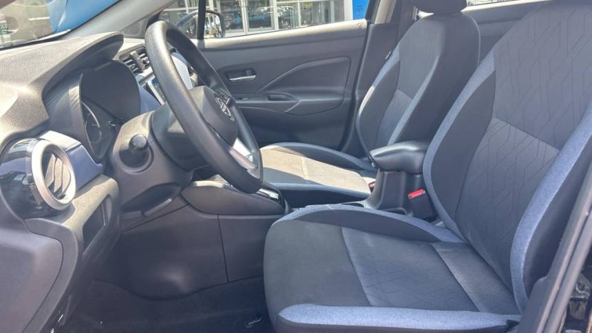 2023 nissan versa sv