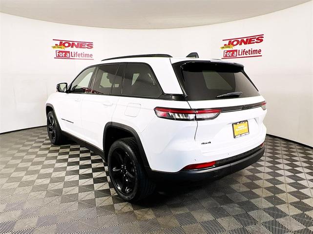 2022 jeep grand cherokee altitude