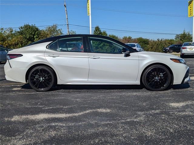 2024 toyota camry hybrid xse