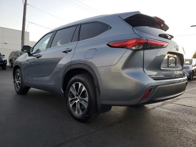 2023 toyota highlander hybrid xle