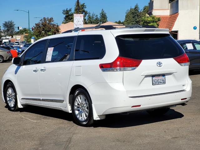 2014 toyota sienna l