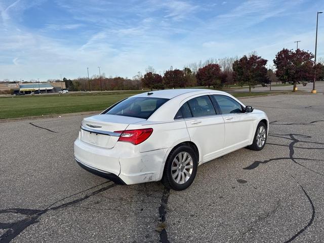 2013 chrysler 200 touring