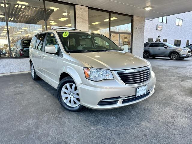 2015 chrysler town & country lx