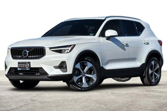 2023 volvo xc40 plus bright theme