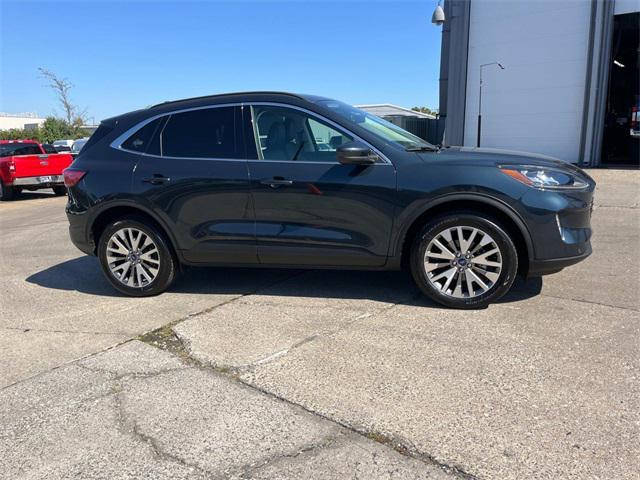 2022 ford escape titanium