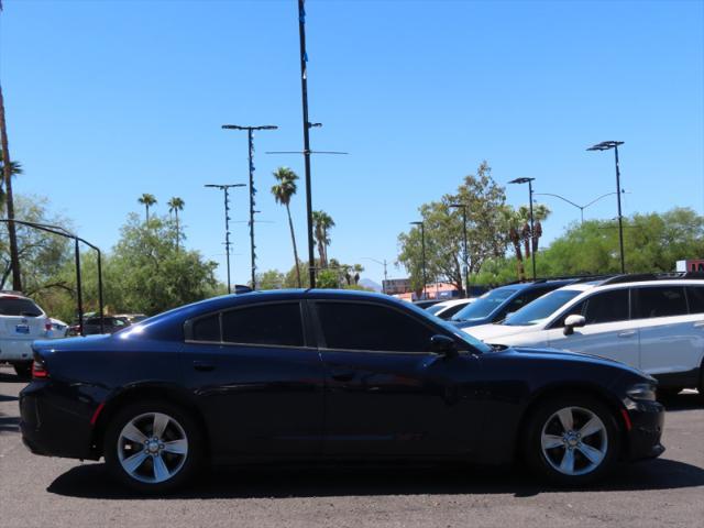 2017 dodge charger sxt