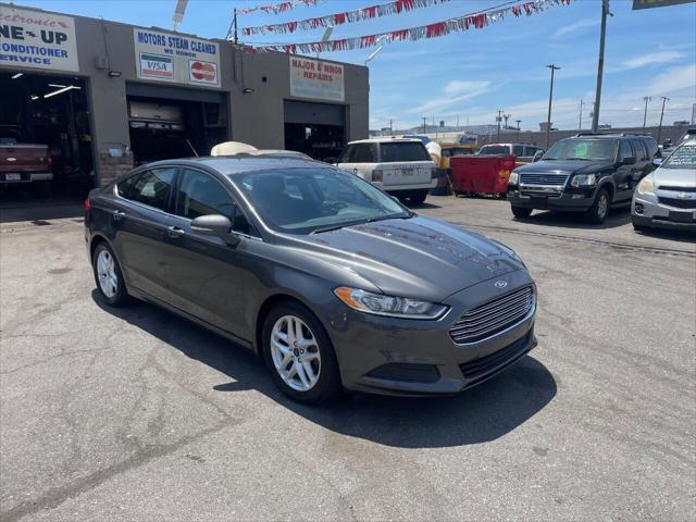 2016 ford fusion se