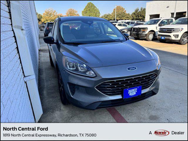 2021 ford escape se