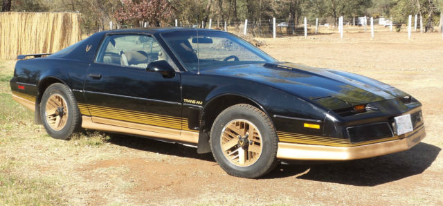 very nice top of the line trans am, came with all extras