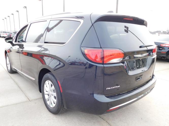 new 2019 chrysler pacifica touring-l norman, ok 73069 for sale in norman, oklahoma