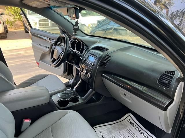 2011 kia sorento lx
