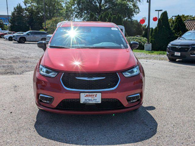 2024 chrysler pacifica touring