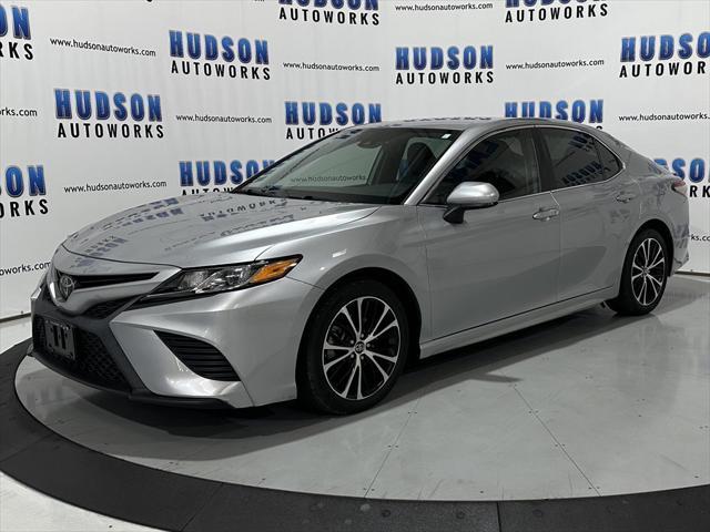 2019 toyota camry se