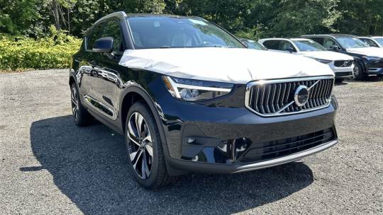 2025 Volvo XC40