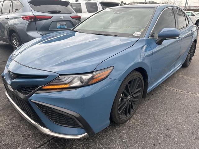 2024 toyota camry hybrid xse