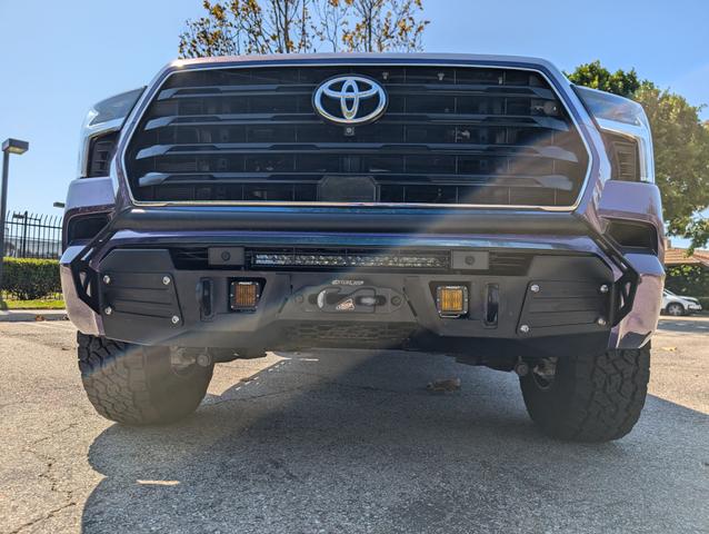 2023 toyota sequoia sr5