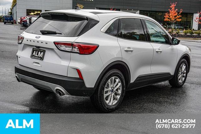 2022 ford escape se