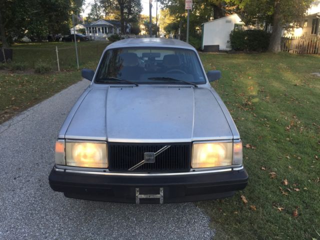 1992 volvo 240 base wagon 4-door 2.3l no rust