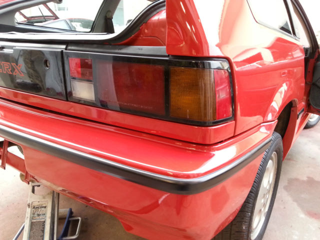 beautiful 1st gen crx si, low miles, no rust at all. 100% oem stock, no reserve!