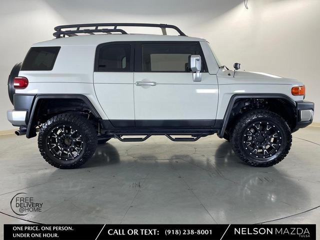 2014 toyota fj cruiser base