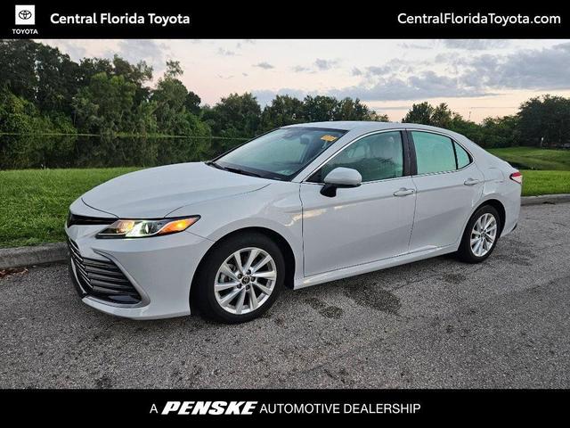 2022 toyota camry le