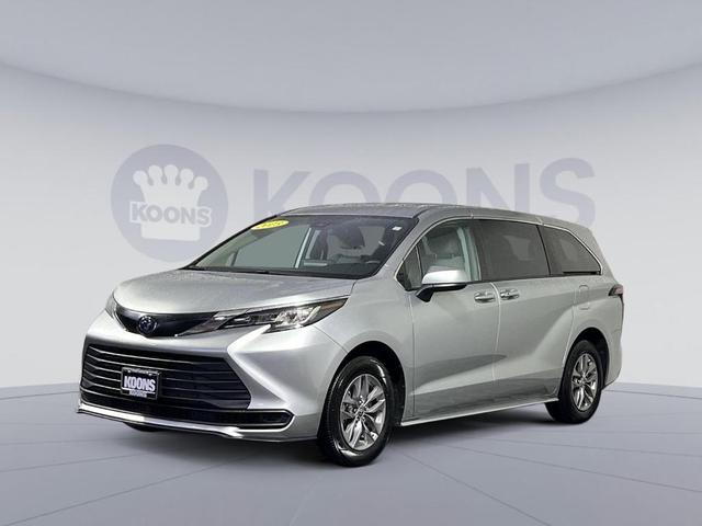 2023 toyota sienna le