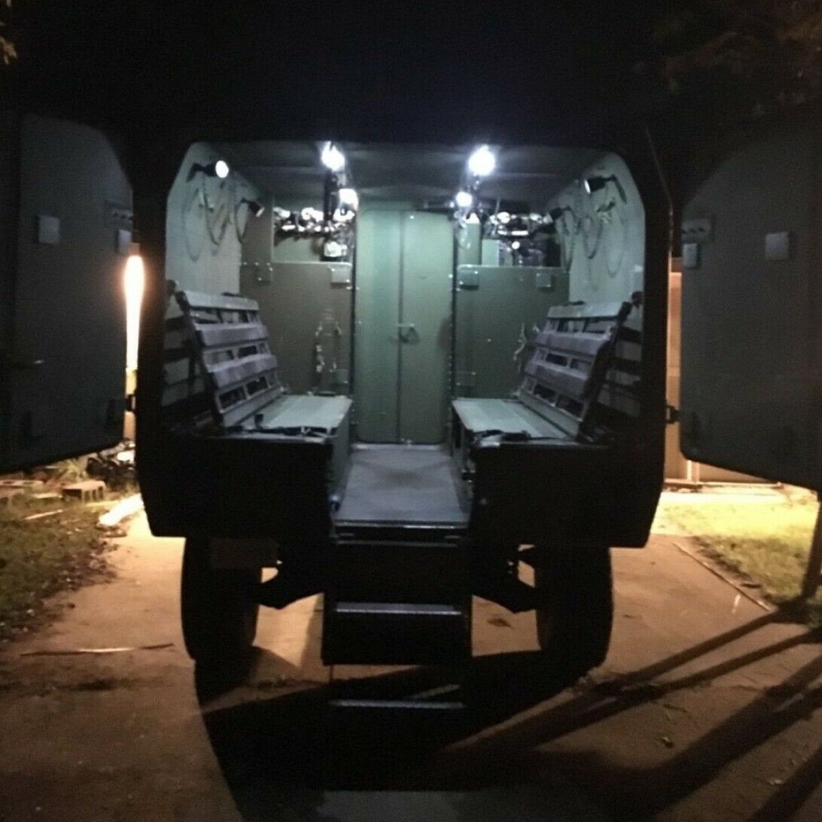 hummer h1 hmmwv military m997 ambulance
