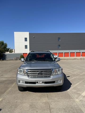 2011 toyota land cruiser base