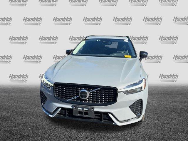 2024 volvo xc60 b5 plus dark theme